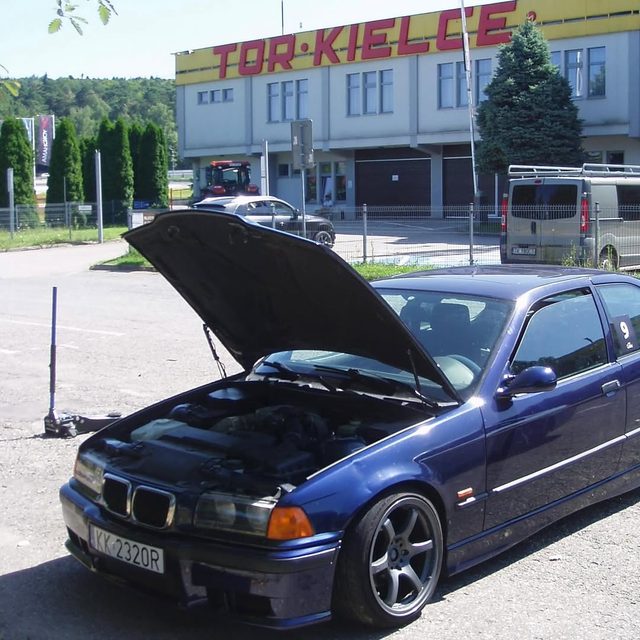 Motoryzacja - zespół Penthouse Office poza biurem