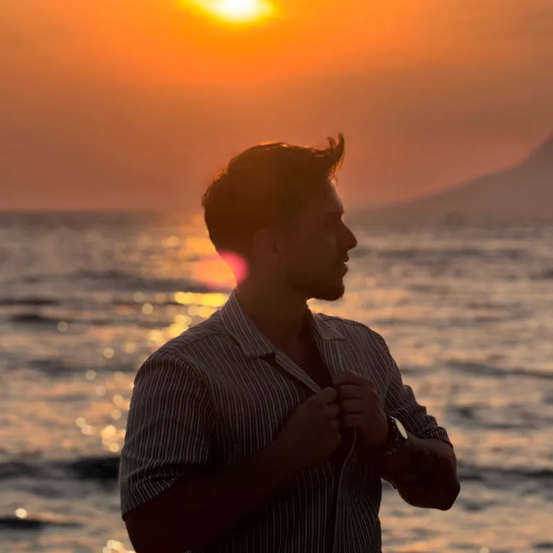Zachód słońca nad morzem - wakacje eksperta finansowego Penthouse Office z Krakowa