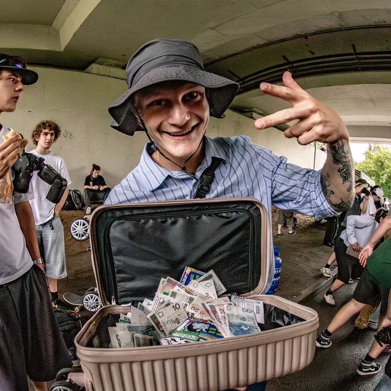 Nagrody pieniężne na zawodach skate w Krakowie - wydarzenia sportowe z udziałem zespołu Penthouse Office